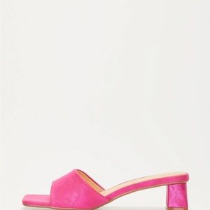 Never worn pink Vici heels